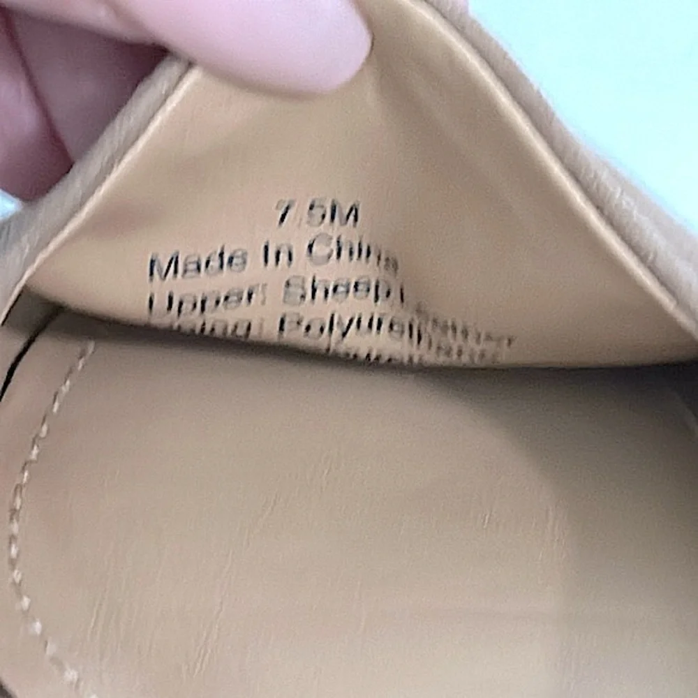 Gibson Latimer Womens Camel Tan Sheep Leather Flats Size 7.5 M Pointed Toe